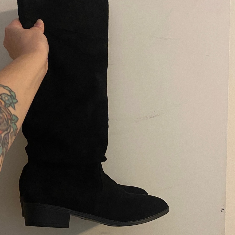 Classic Black Knee-High Women's Boots